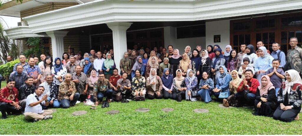 PERERAT SILATURAHMI, HALAL BIHALAL UNIDHA MALANG BERLANGSUNG DI KEDIAMAN REKTOR