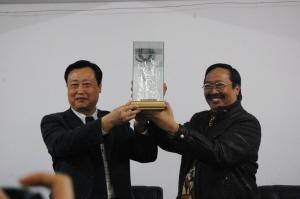 Studi-Banding-di-Juinan-Univ.-Cina          